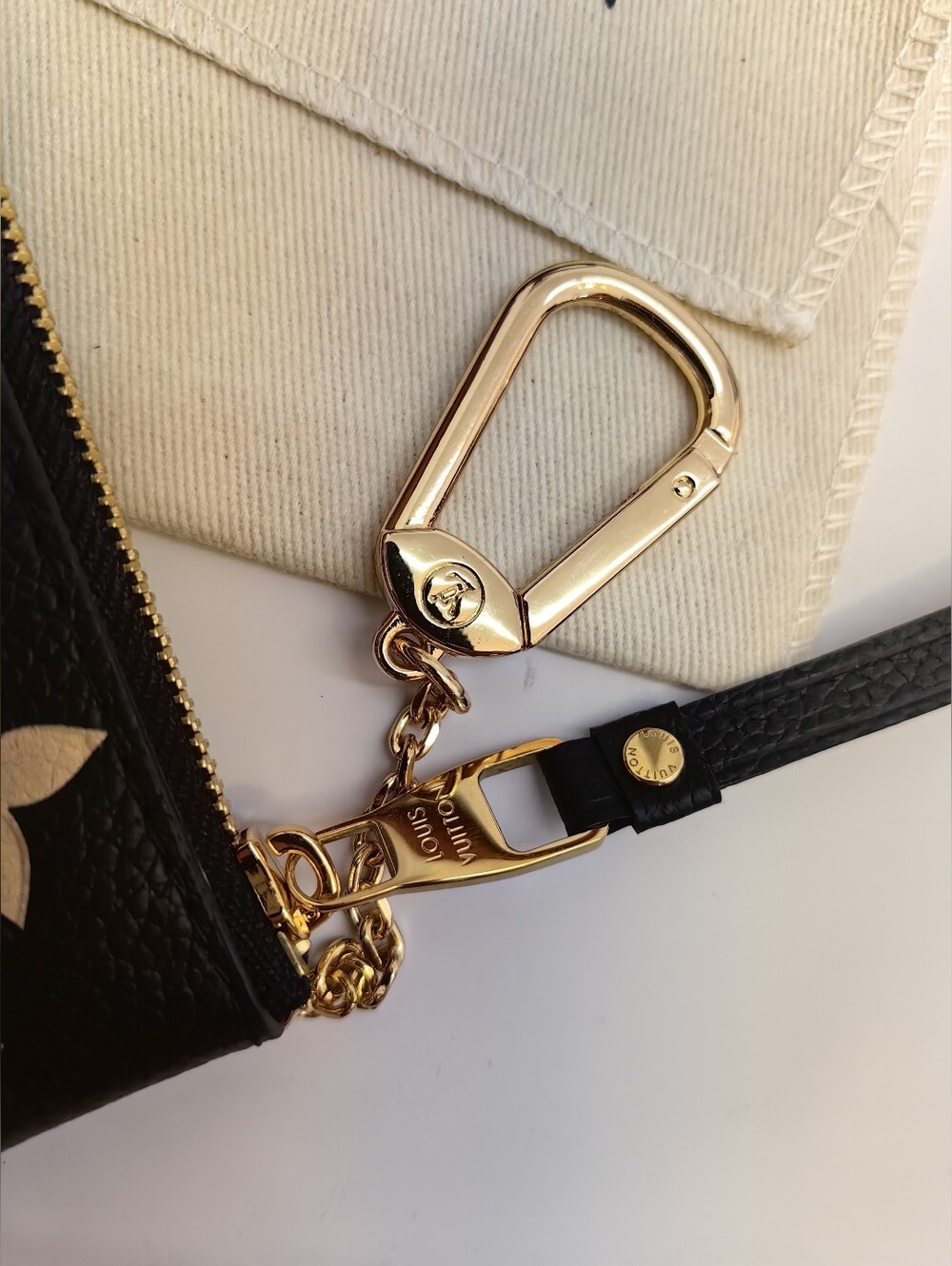 Louis Vuitton Black Leather Monogram Card Pouch with Beige Motifs - Picture 11 of 12